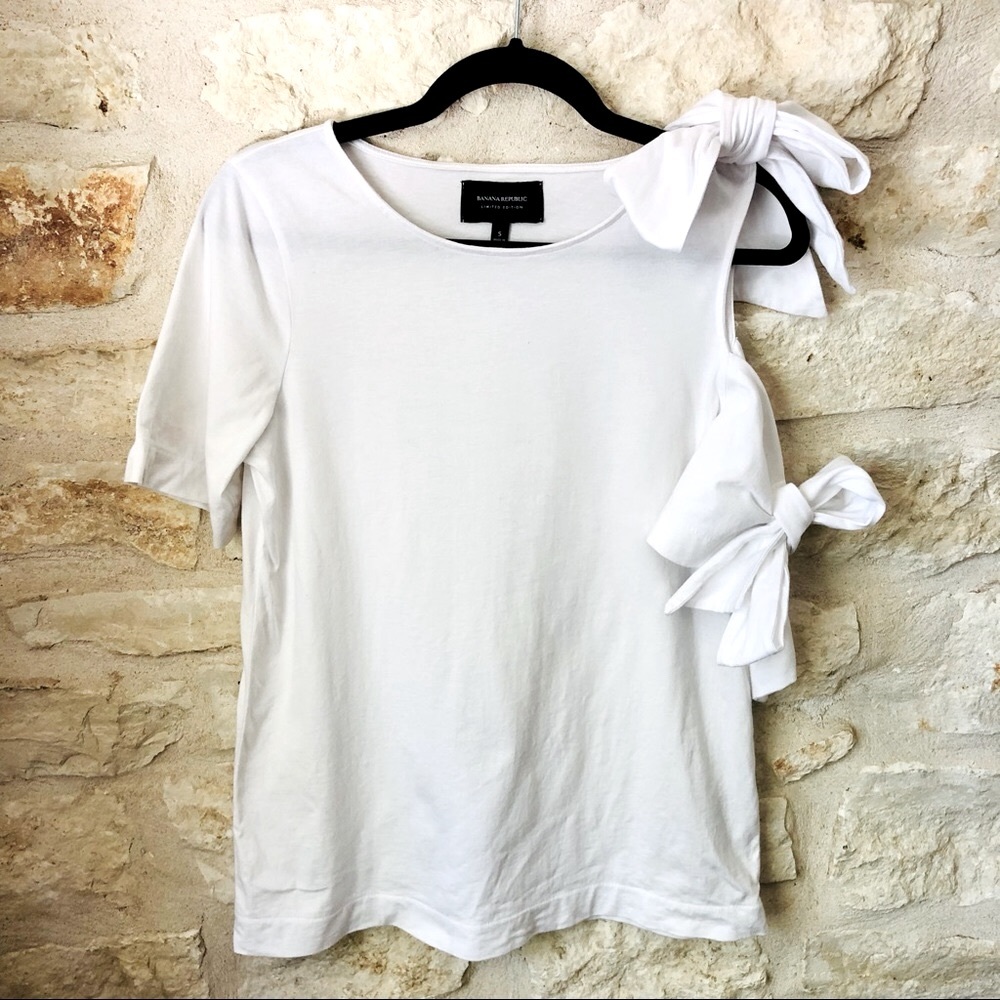 Banana Republic Limited Edition Tee with Bows - size Small